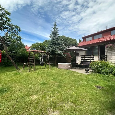 Cozy With A Private Yard